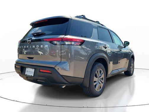 2025 Nissan Pathfinder SV FWD