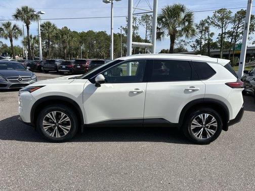 White 2021 Nissan Rogue SV