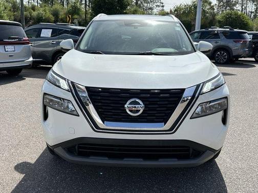 White 2021 Nissan Rogue SV