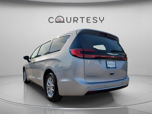 Silver Mist Clearcoat 2024 Chrysler Pacifica Touring-L