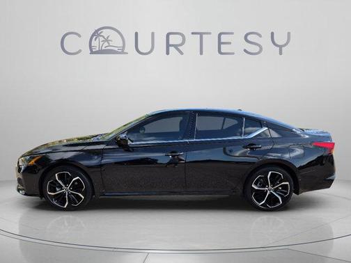 Black 2025 Nissan Altima SR