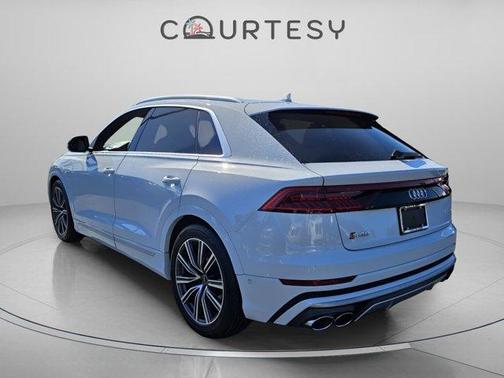 2022 Audi SQ8 4.0T quattro Premium Plus