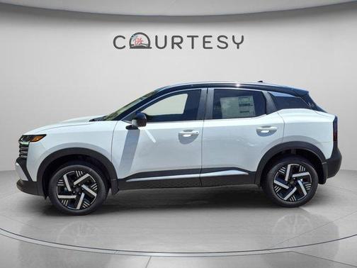 Aspen White Tricoat 2026 Nissan Kicks SV