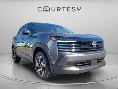 Gun Metallic 2025 Nissan Kicks SV