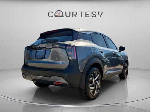 Gun Metallic 2025 Nissan Kicks SV