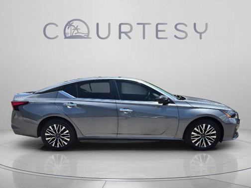Gun Metallic 2025 Nissan Altima SV