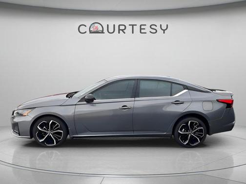 Gun Metallic 2023 Nissan Altima 2.5 SR