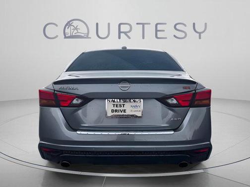 Gun Metallic 2023 Nissan Altima 2.5 SR
