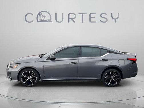 Gun Metallic 2023 Nissan Altima 2.5 SR