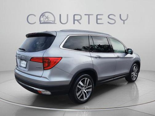Lunar Silver Metallic 2017 Honda Pilot Touring