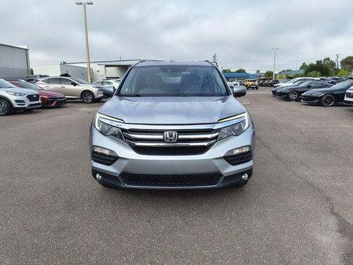 Lunar Silver Metallic 2017 Honda Pilot Touring