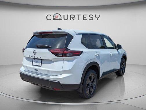 Everest White P 2026 Nissan Rogue SV