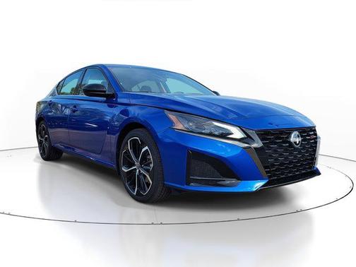 2025 Nissan Altima SR FWD
