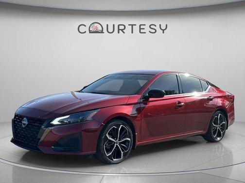 Scarlet Ember 2024 Nissan Altima 2.5 SR