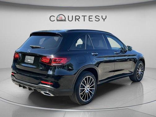 Black 2022 Mercedes-Benz GLC 300 Base