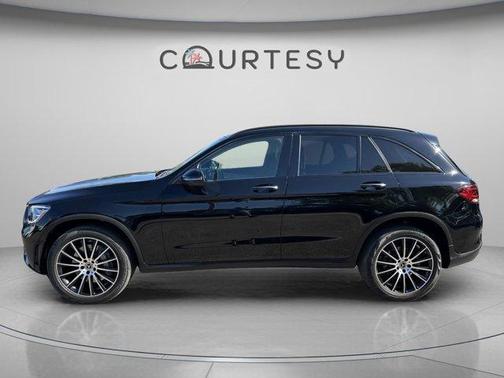 Black 2022 Mercedes-Benz GLC 300 Base