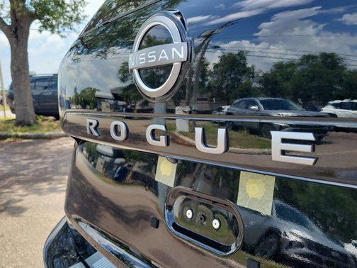 2025 Nissan Rogue SV