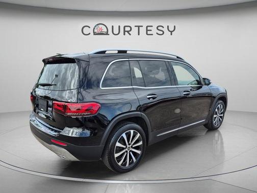Midnight Black 2023 Mercedes-Benz GLB 250 Base