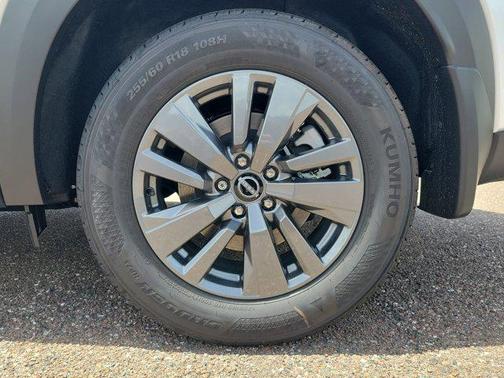 2025 Nissan Pathfinder SV FWD