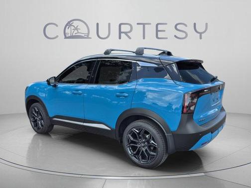 2t Ice Blk Roof 2026 Nissan Kicks SR