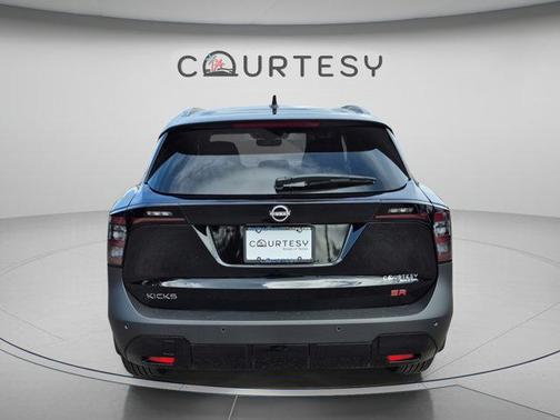 Super Black 2026 Nissan Kicks SR