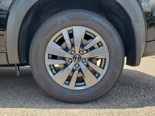 2025 Nissan Pathfinder SV FWD
