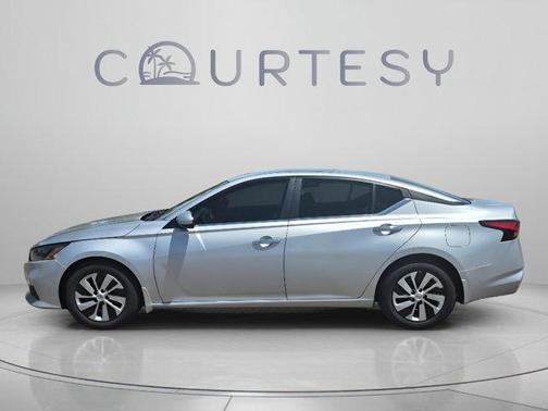 Brilliant Silver Metallic 2022 Nissan Altima 2.5 S