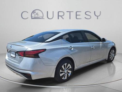 Brilliant Silver Metallic 2022 Nissan Altima 2.5 S
