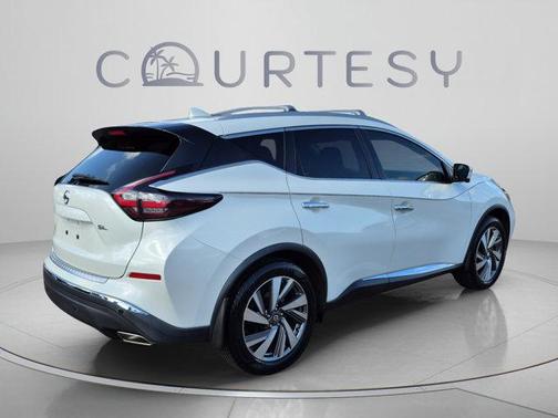 White 2019 Nissan Murano SL