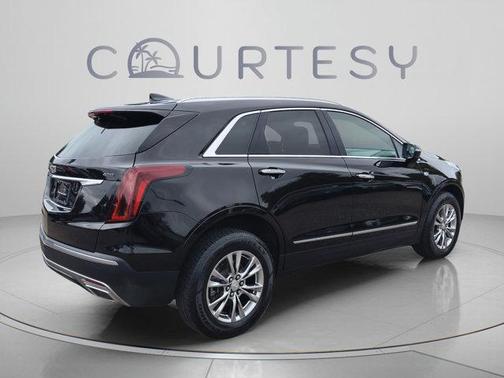 Stellar Black Metallic 2020 Cadillac XT5 Premium Luxury