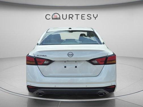 Pearl White Tri-Coat 2026 Nissan Altima SV