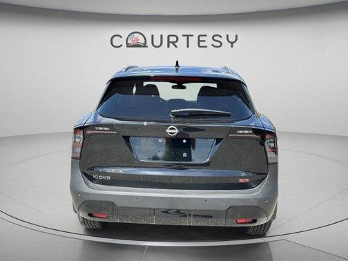 Super Black 2026 Nissan Kicks SR