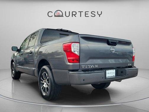 2023 Nissan Titan SV