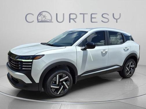 Aspen White Tri 2026 Nissan Kicks SV