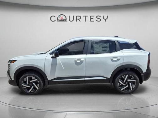 Aspen White Tricoat 2026 Nissan Kicks SV