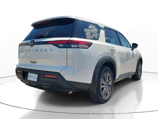 2025 Nissan Pathfinder S FWD