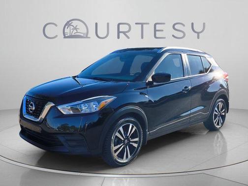 Super Black 2018 Nissan Kicks SV