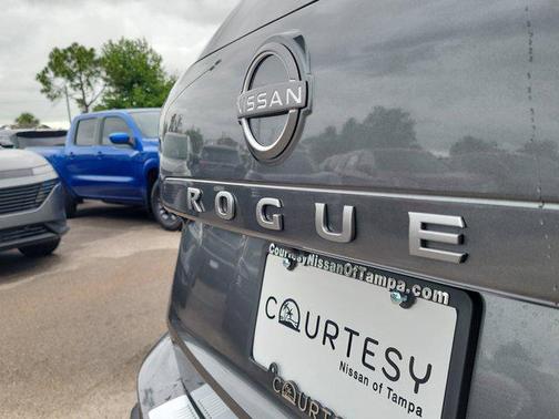 2025 Nissan Rogue SV