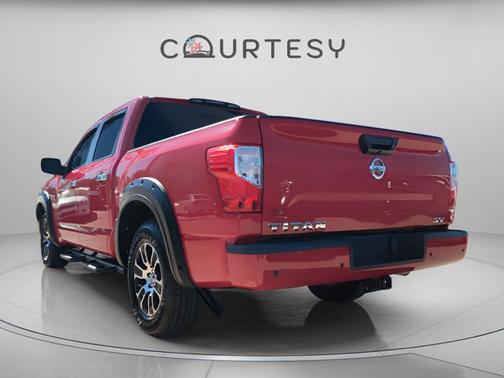 2021 Nissan Titan SV