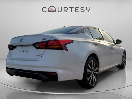 White 2019 Nissan Altima 2.5 SR