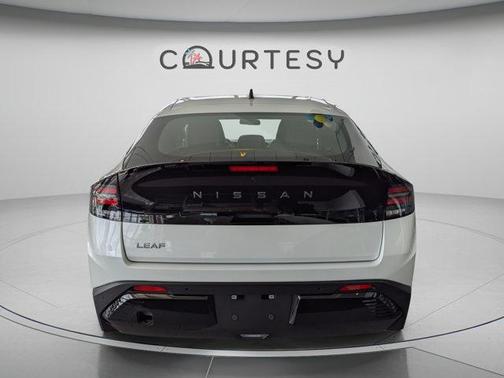 Everest White P 2026 Nissan Leaf SV+