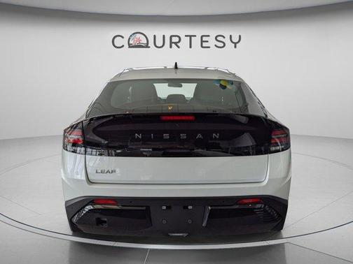 Everest White P 2026 Nissan Leaf SV+