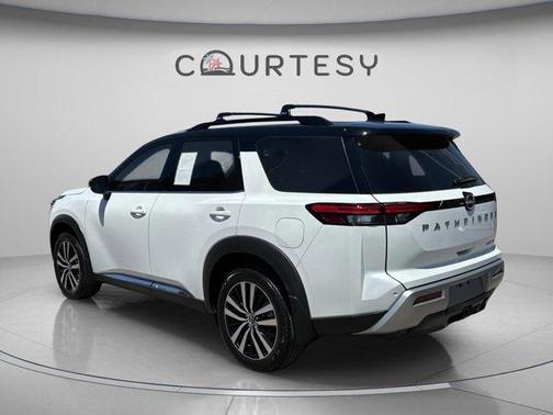 White / Black 2025 Nissan Pathfinder Platinum