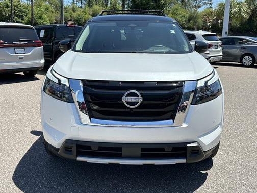 White / Black 2025 Nissan Pathfinder Platinum