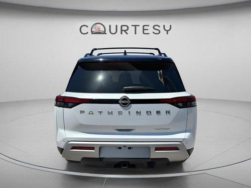 White / Black 2025 Nissan Pathfinder Platinum