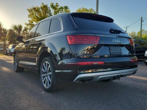 2019 Audi Q7 45 SE Premium Plus