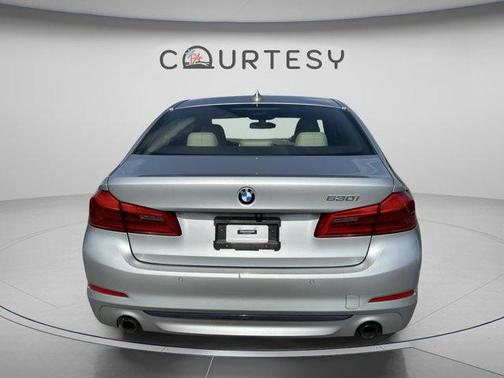 Glacier Silver Metallic 2019 BMW 530 i