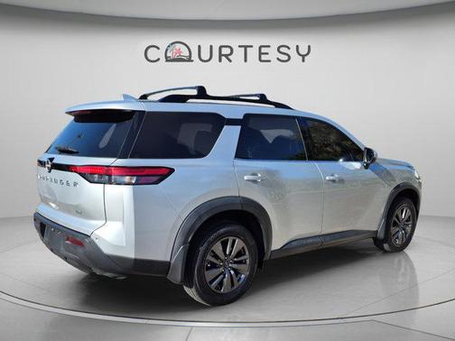 Brilliant Silver Metallic 2022 Nissan Pathfinder SV