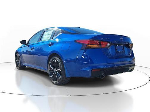 2025 Nissan Altima SR FWD