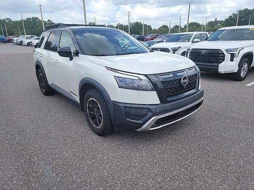 2 Tone White / Black Roof 2023 Nissan Pathfinder Rock Creek
